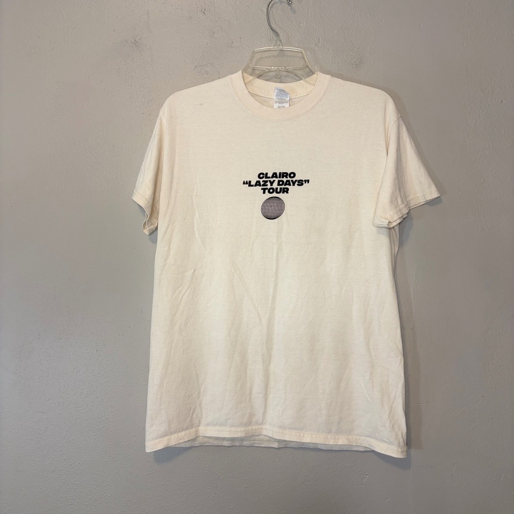 Clairo Lazy Days Tour T-Shirt Cream Graphic Concert Tee Mens Medium DJ Baby Benz